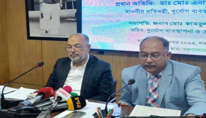শুক্রবার সন্ধ্যার পর ঘূর্ণিঝড়ে উপকূলে আঘাতের শঙ্কা