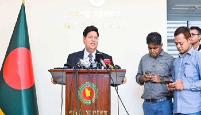 যুক্তরাষ্ট্র বললেই পোশাক রপ্তানি বন্ধ হবে না: পররাষ্ট্রমন্ত্রী